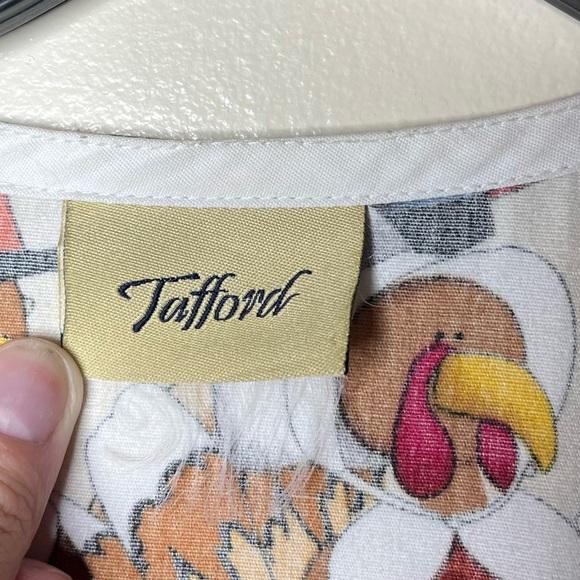 Tafford Festive Turkey Scrub Jacket - Picture 2 of 5